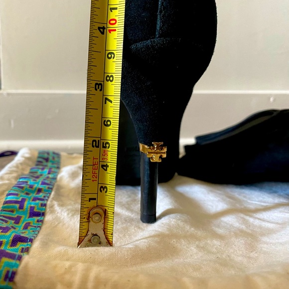 Tory Burch Suede heeled Booties with original dust bag - like NEW - Picture 7 of 8